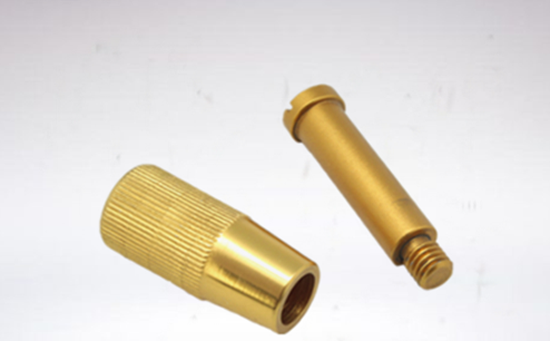 在CNC數(shù)控機(jī)床上加工五金手板，經(jīng)過(guò)手工加工